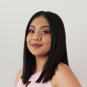 Meet your Posher, Cynthia